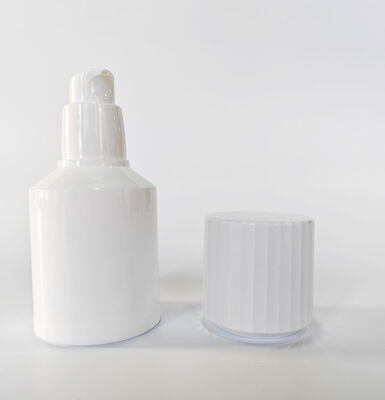 Neue Design-Airless-Pumpflasche mit 30 ml bis 100 ml verhindert Lufteinwirkung und maximiert die Produktnutzung. Hygienisch, keine Fingerkontamination für die Hautpflege