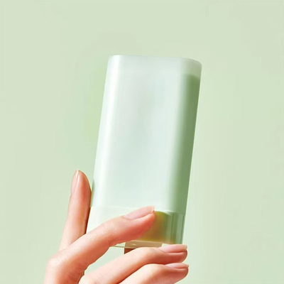 Maßgeschneiderte 20ml leere Deodorant-Stick-Röhre mit Feder auf der Unterseite