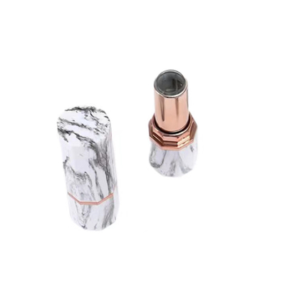 Elegante Sexangle Plastik Lippenstift Hülle Kosmetikbehälter in Schwarz oder Weiß