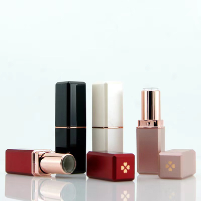 5-6 g Kapazität Quadratleere Lippenstiftröhre mit Vierblätterklee-Druck und Kunststoffmaterial