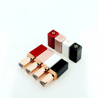 Plastik-Quadratform 5G leere Lippenstiftröhre mit vierblättrigem Klee auf der Kappe
