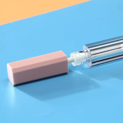 Großhandel 1,2 ml Plastik-Leere Lippenstiftröhre Verpackung kundenspezifische Farben