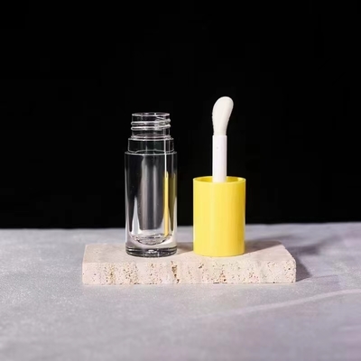 Zylindrische 6ml-Materialien Lippenglansröhre mit Schraubdeckel auf dem Markt