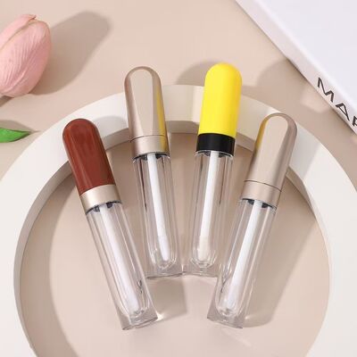 4,5ml Kunststoff-Lipgloss-Tube mit kundenspezifischen Farben und auslaufsicherem Design für Lippenpflegeprodukte