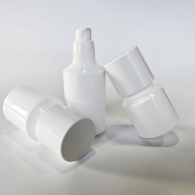 Neue Design-Airless-Pumpflasche mit 30 ml bis 100 ml verhindert Lufteinwirkung und maximiert die Produktnutzung. Hygienisch, keine Fingerkontamination für die Hautpflege