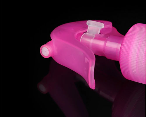 Pinkfarbene Plastik-Trigger-Sprühpumpe mit feinem Nebelspritz für Kosmetikflaschen