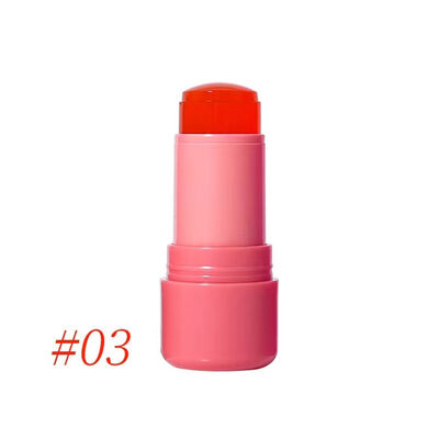 Stilvolles Design 5 ml Lipgloss-Rohr mit individuellen Farben für eine präzise Anwendung