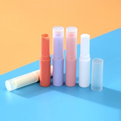Großhandel 3G Kunststoff-Zylinder Lippenstrichröhre Leere Verpackung Matte Röhre für Lippenbalsam
